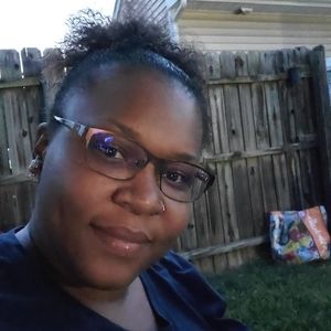 Meet your Posher, Keonia